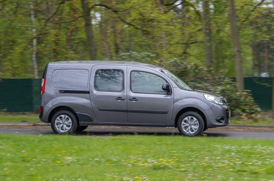  Nissan NV250 L2 Van 2019 года  (EU) (фото 18 из 39)